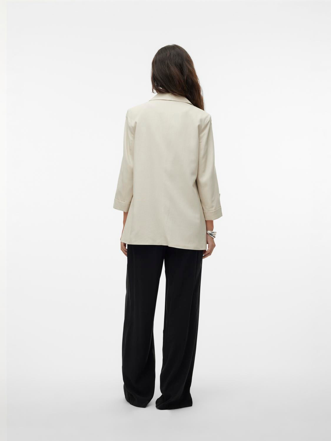 model_shot-back