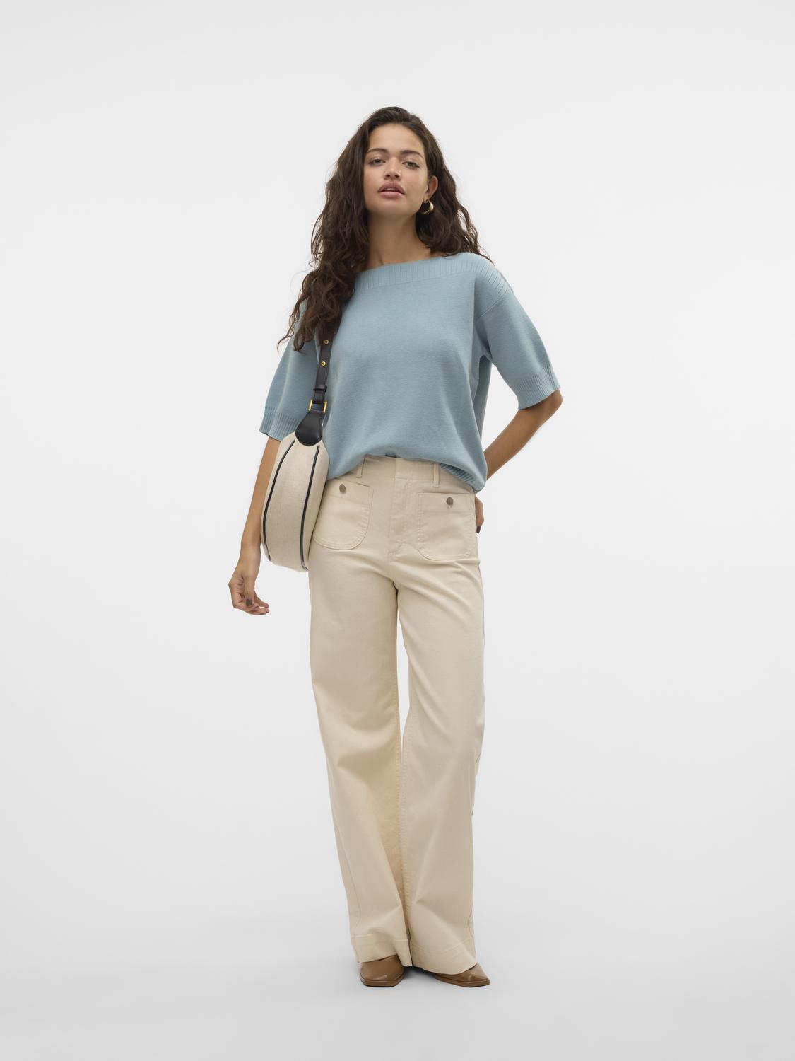 model_shot-front_full