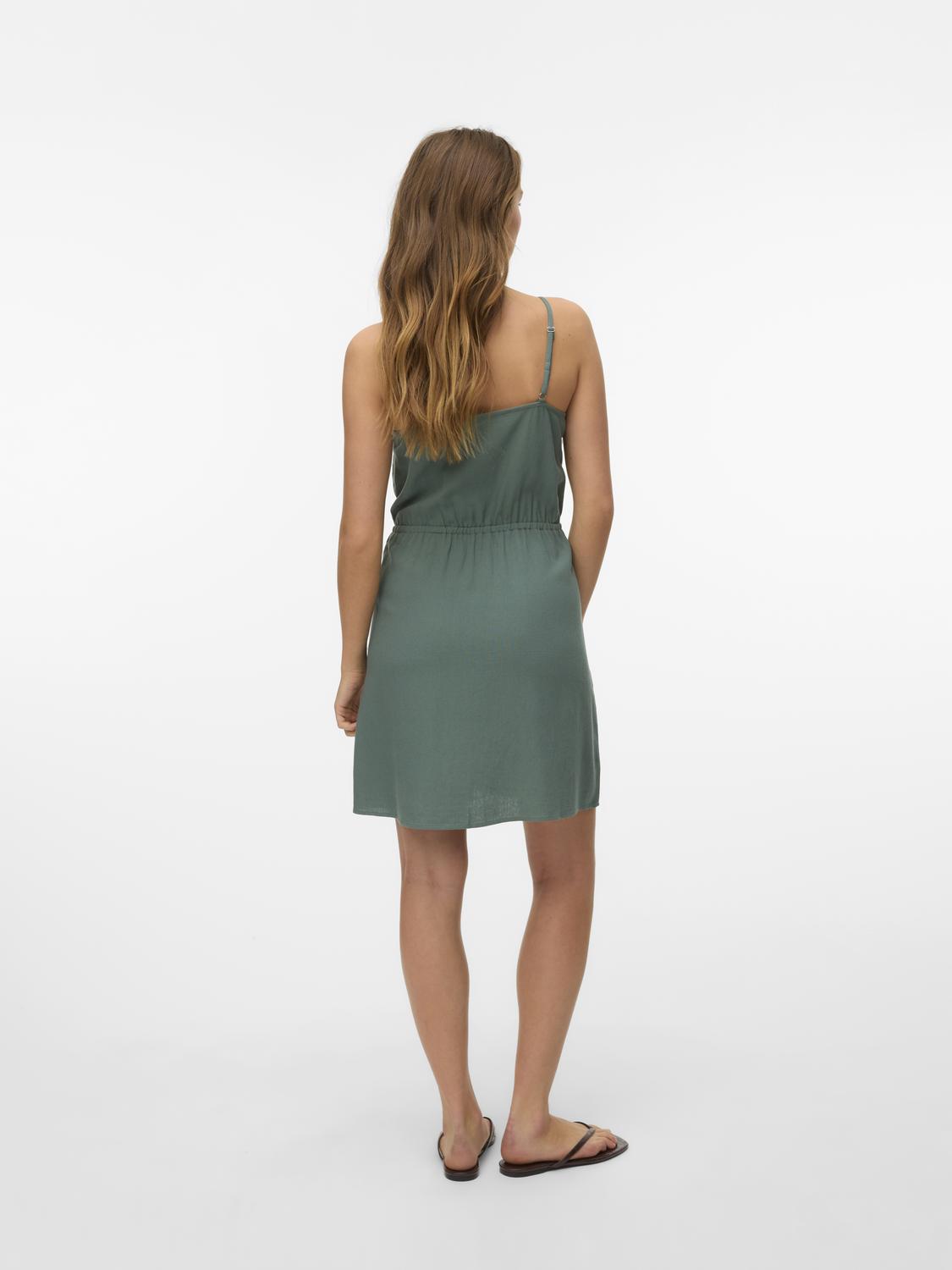 model_shot-back