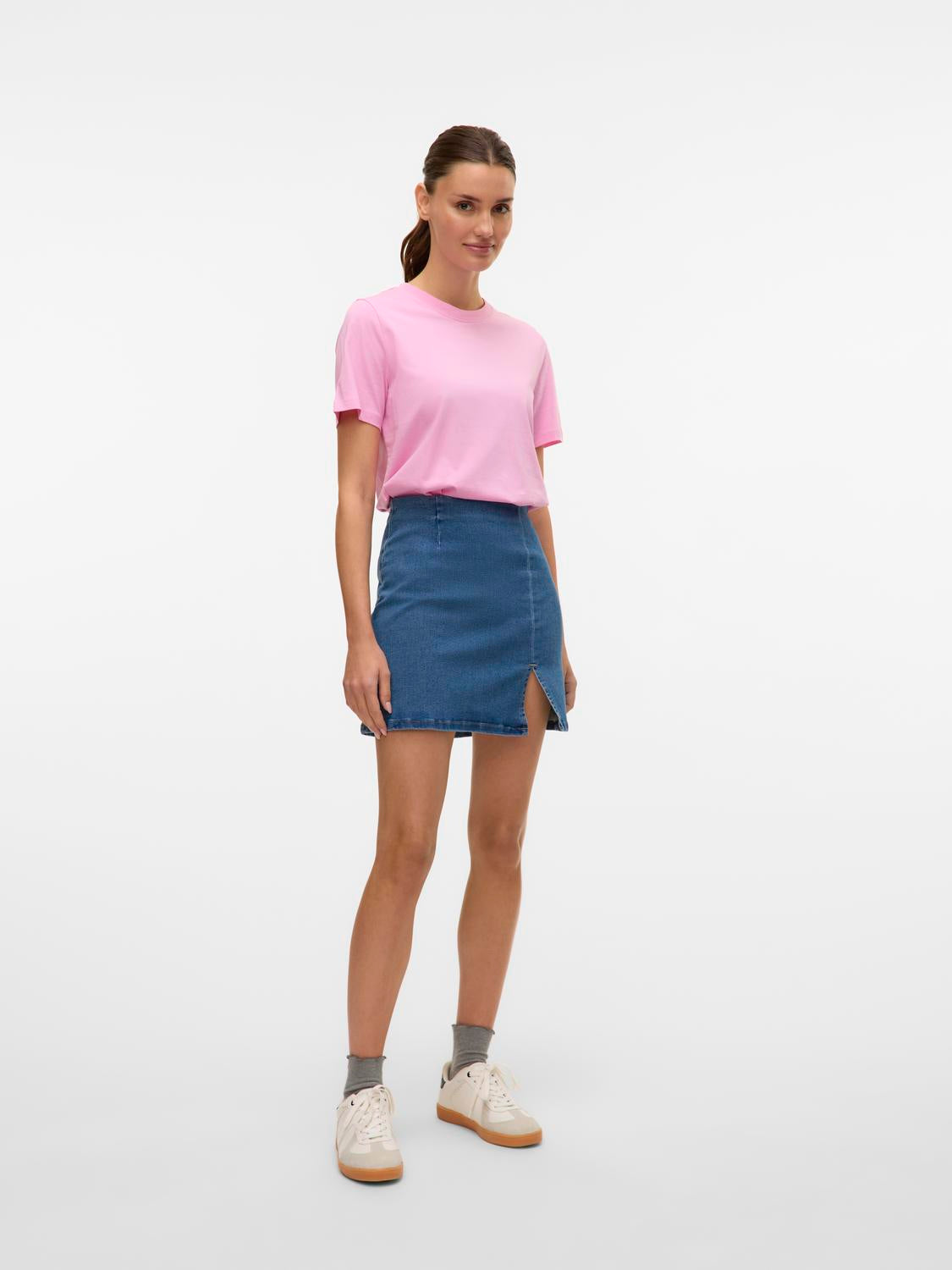 model_shot-front_full