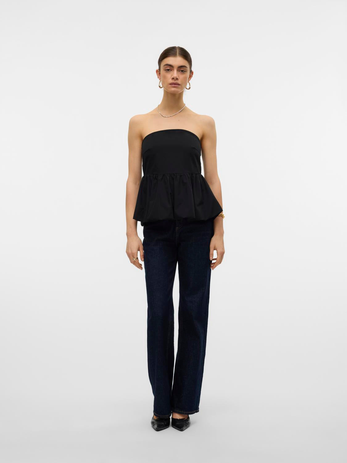 model_shot-front_full